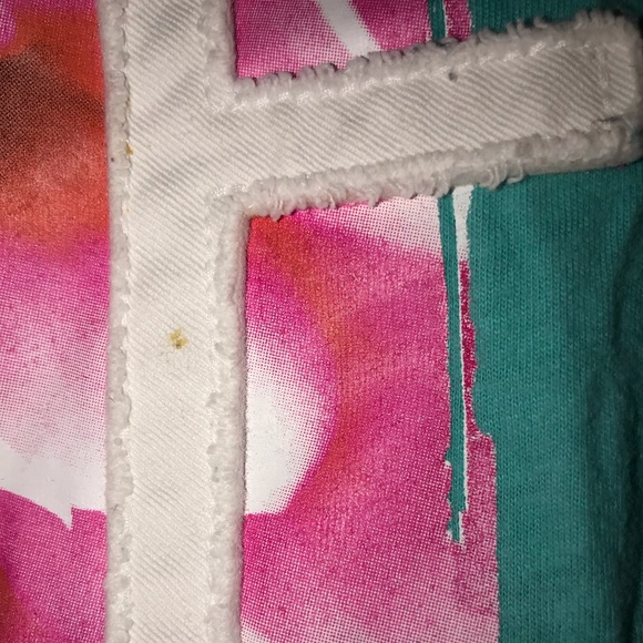 Aeropostale “LOVE” Graphic Top - Picture 3 of 5